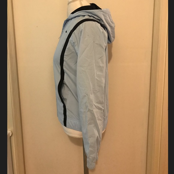 Nike Light Jacket - Picture 2 of 8